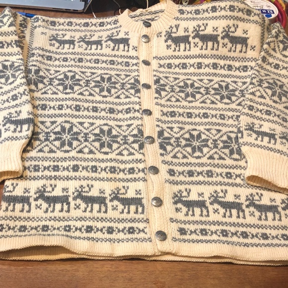 Norwegian Hand Knit Sweater / Norwegian Wool with Reindeer and Snowflake  - XL - Picture 7 of 11